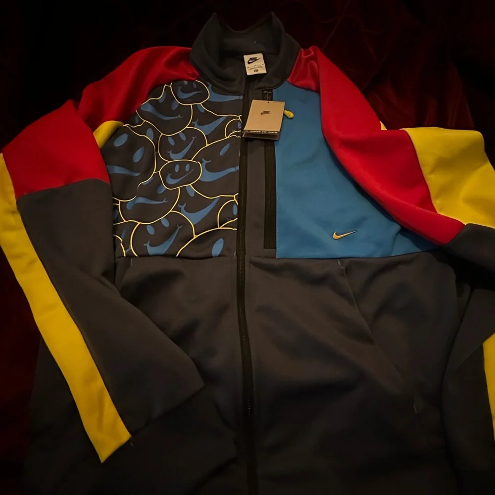 Nice jacket - Picture 2 of 5